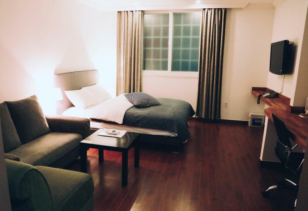 Gonggan Residence Hotel Geoje Exterior foto
